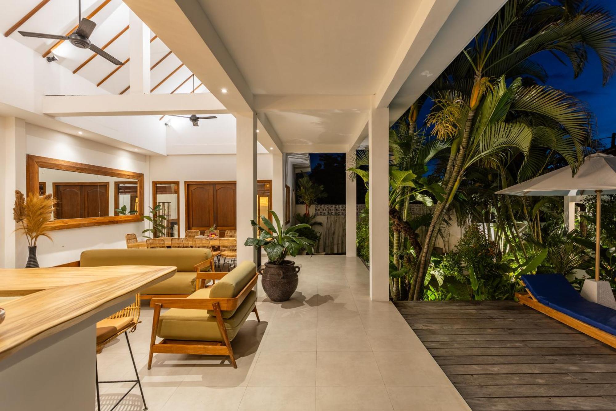 5 Bedroom Entire In Berawa Canggu