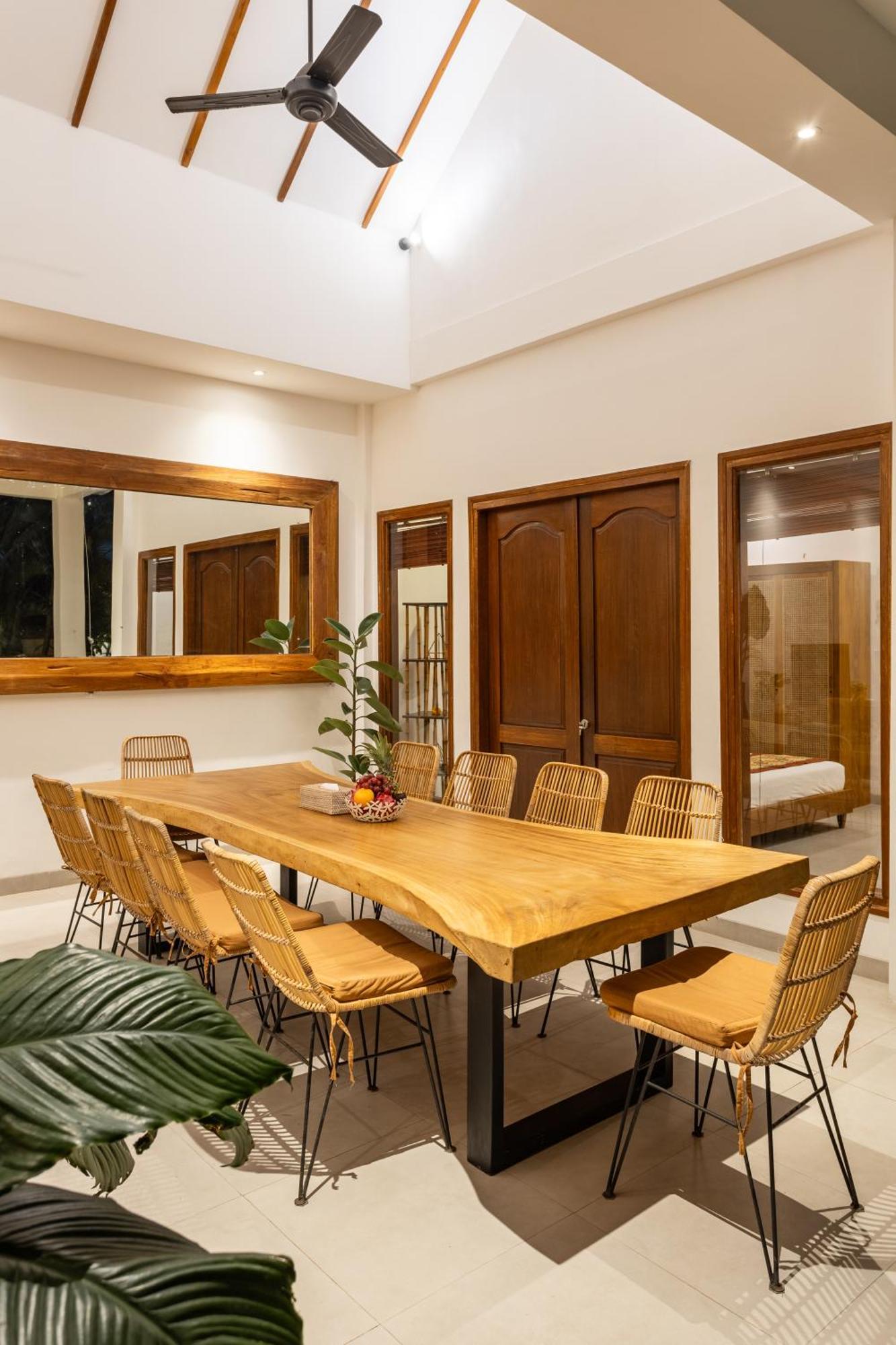 5 Bedroom Entire In Berawa Canggu Dalung (Bali)