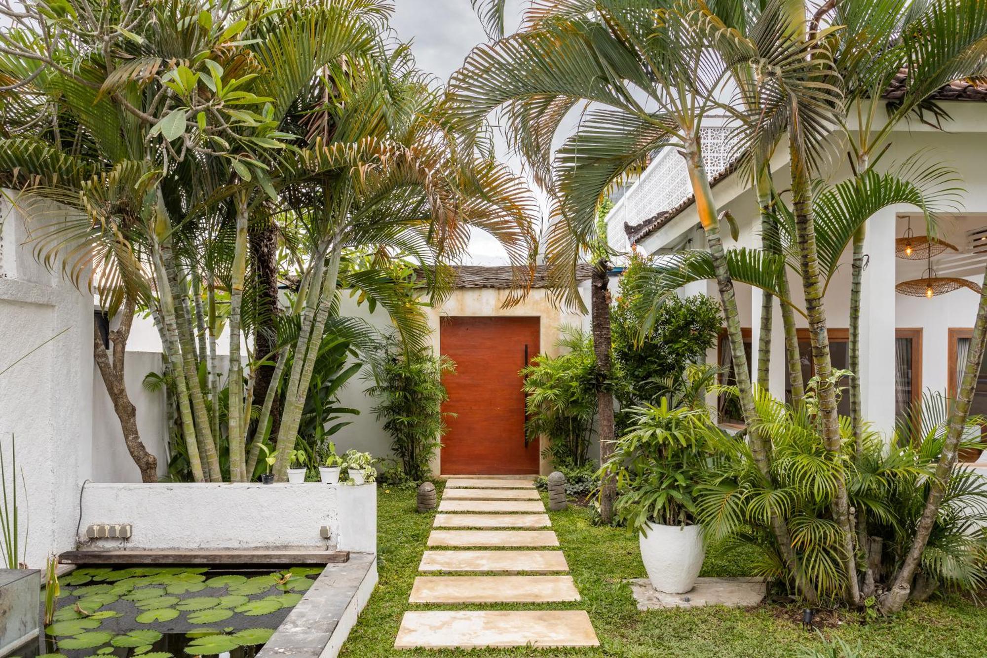 5 Bedroom Entire In Berawa Canggu Dalung (Bali)