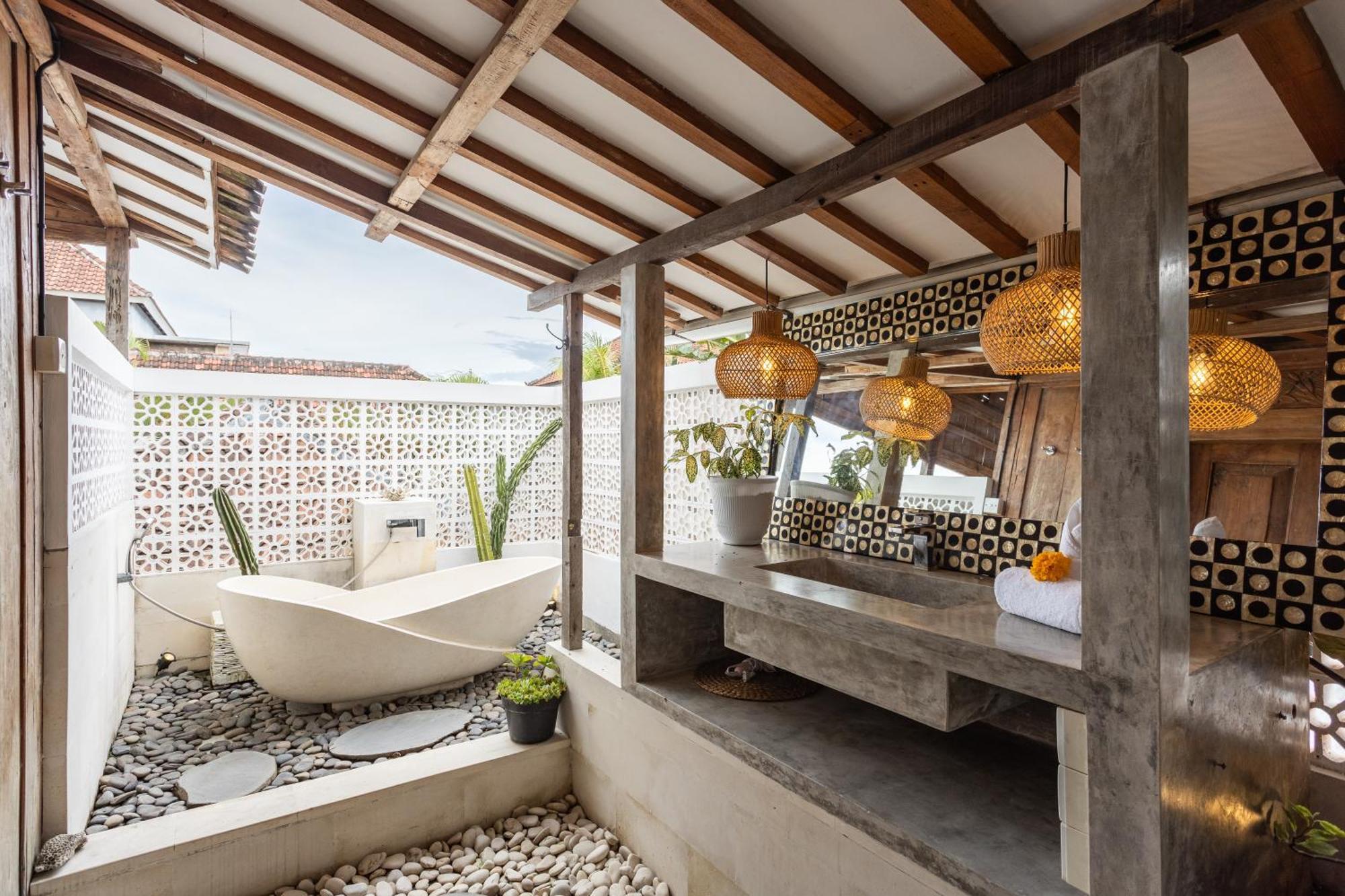 Villa 5 Bedroom Entire In Berawa Canggu