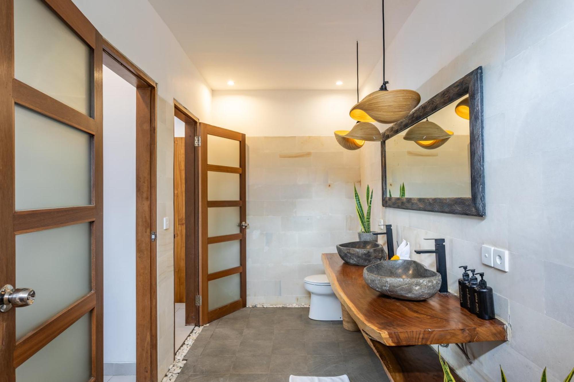 5 Bedroom Entire In Berawa Canggu *