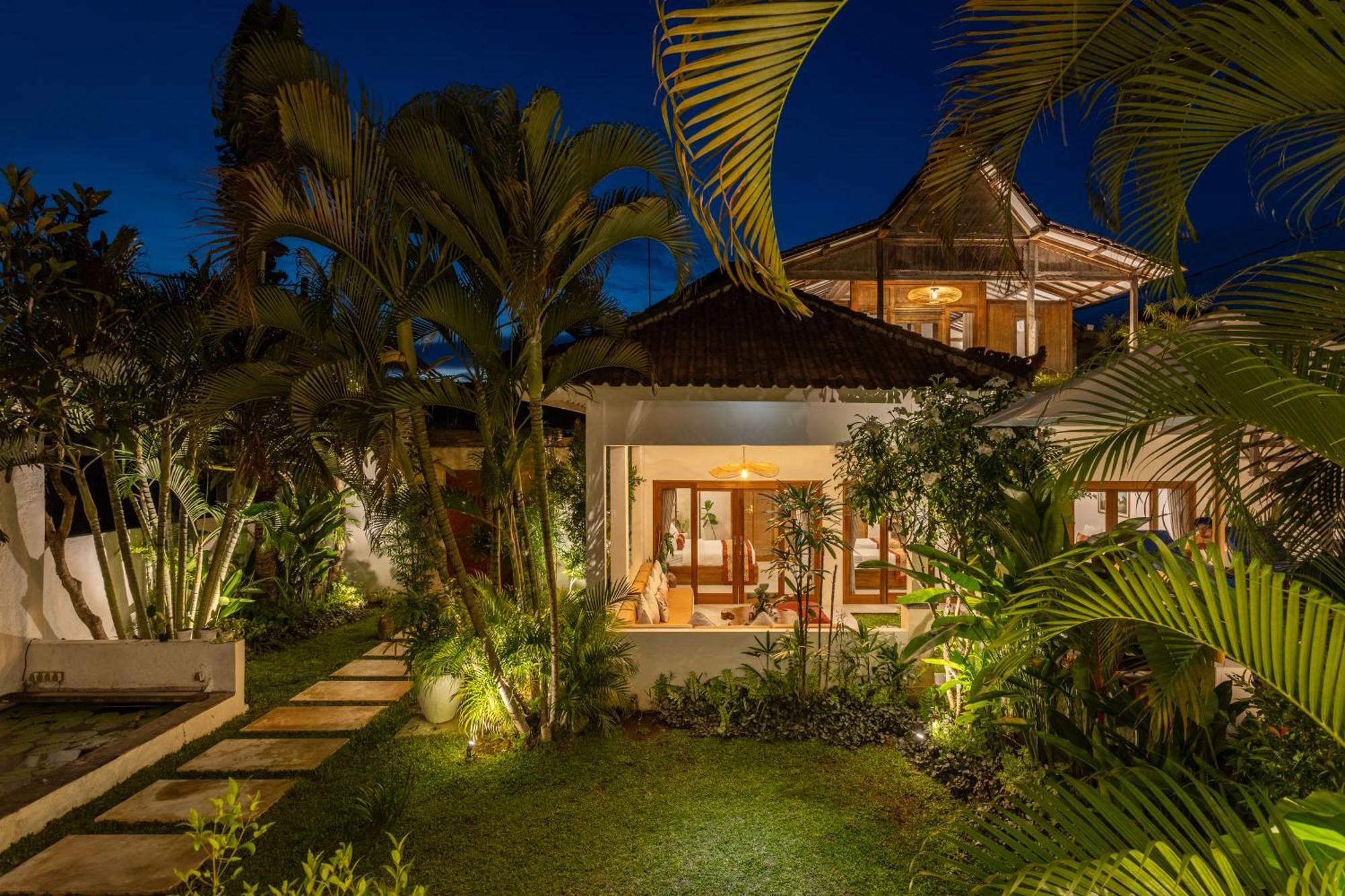 5 Bedroom Entire In Berawa Canggu * Dalung (Bali)