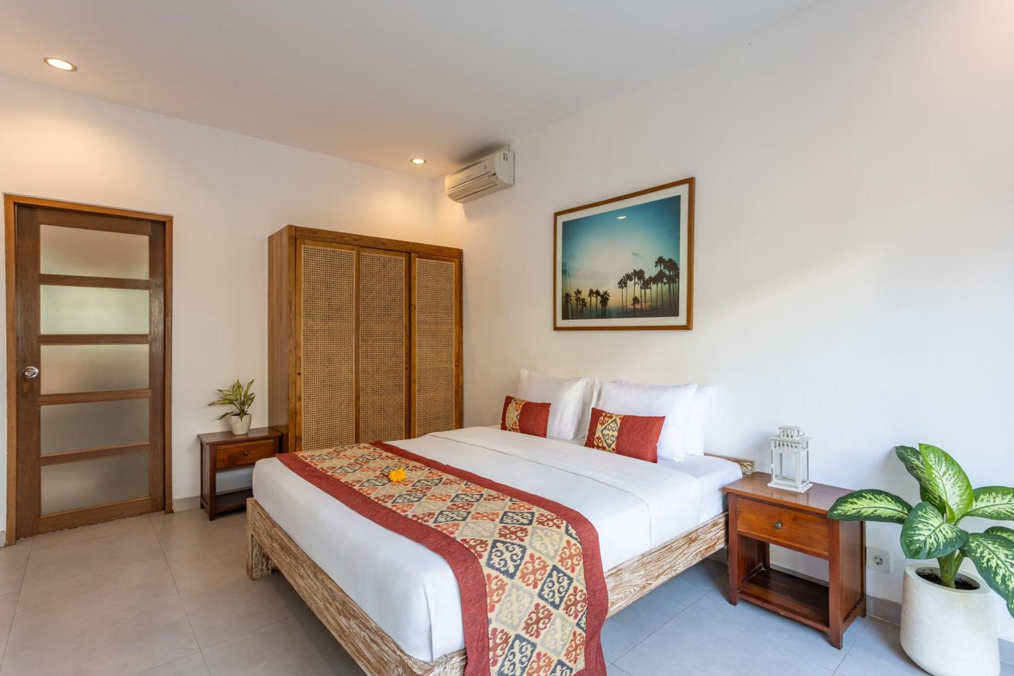 5 Bedroom Entire In Berawa Canggu