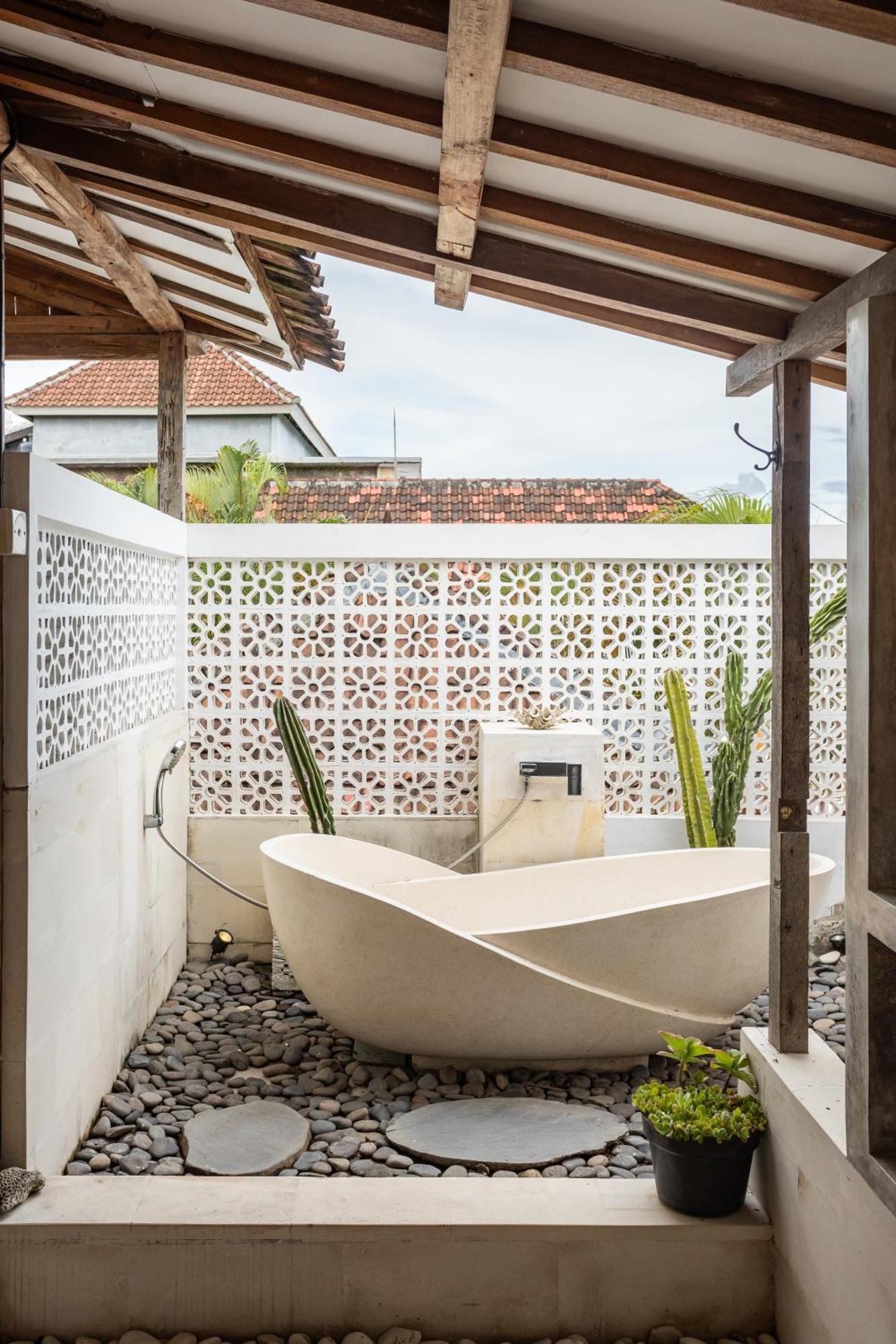 Villa 5 Bedroom Entire In Berawa Canggu